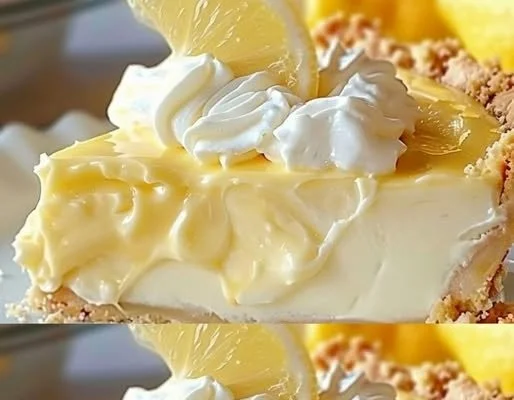 Leckeren Zitronen Käsekuchen ohne Backen auf einem Teller, dekoriert mit Zitronenscheiben.