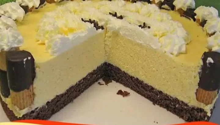 Leckere Eierlikörtorte mit cremiger Füllung und Eierlikör-Topping