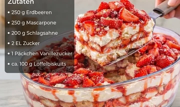 Erdbeer-Tiramisu mit frischen Erdbeeren und Ricotta-Creme auf einem Teller