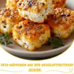 Leckere Feta-Häppchen zubereitet in der Heißluftfritteuse als Snack.