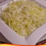 Krautsalat wie im griechischen Restaurant, frisch und lecker zubereitet