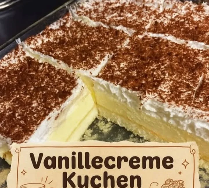 Leckeres No-Bake-Vanilletraum Dessert auf einem Teller