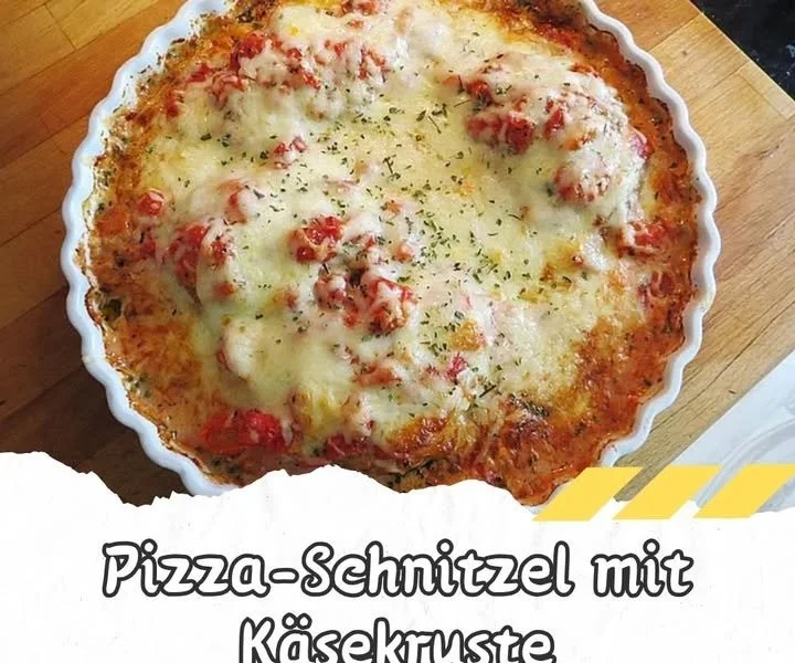 Pizza-Schnitzel mit Käsekruste auf einem Teller, köstlich und goldbraun