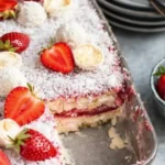 Raffaello-Erdbeer-Tiramisu mit frischen Erdbeeren und Kokosraspeln