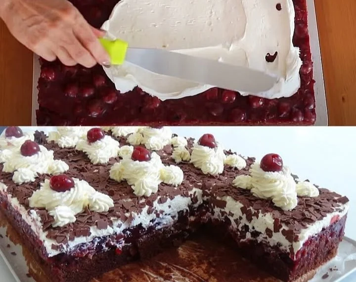 Leckere Schwarzwälder Torte vom Blech mit Sahne und Kirschen