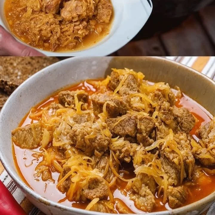 Authentisches Szegediner Gulasch, ein traditionelles ungarisches Gericht.