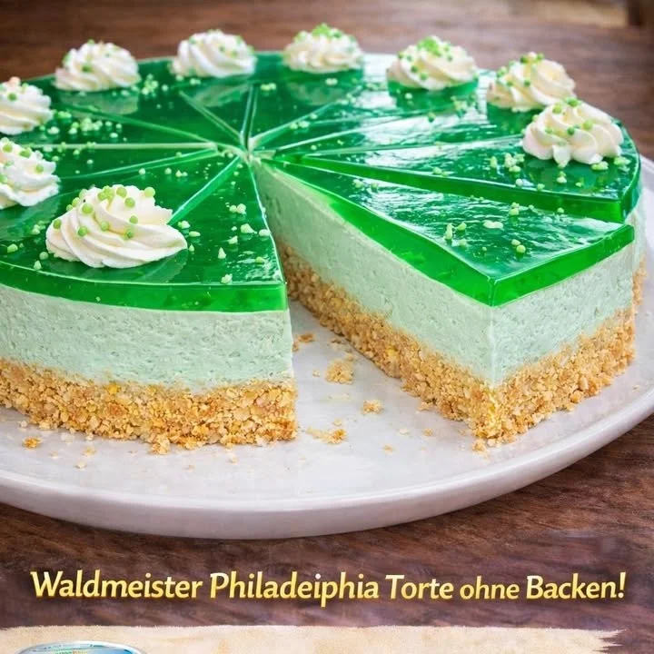 Köstliche Waldmeister Torte ohne Backen mit Philadelphia Creme