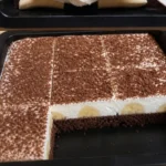 Saftiger Bananenkuchen mit reifen Bananen und Nüssen