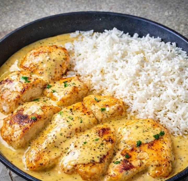 Hähnchenpfanne in Honigsauce - lecke Mischung aus zartem Hähnchen und süßer Sauce