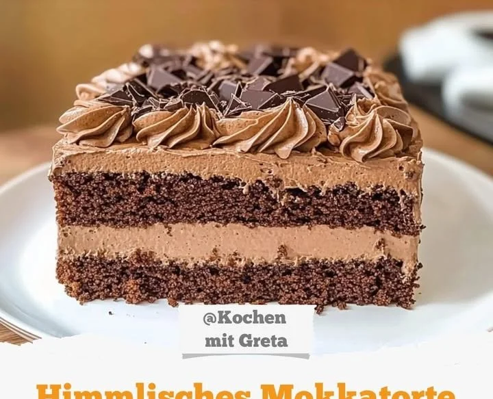 Leckere Mokkatorte mit Kaffee- und Schokoladengeschmack auf einem Teller