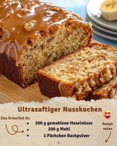Blitzschneller Nusskuchen mit Bruchstücken und Sahne dekoriert