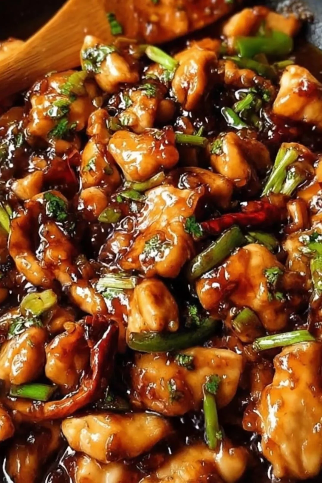 Schmackhaftes chinesisches Hühnchen in aromatischer Knoblauchsauce