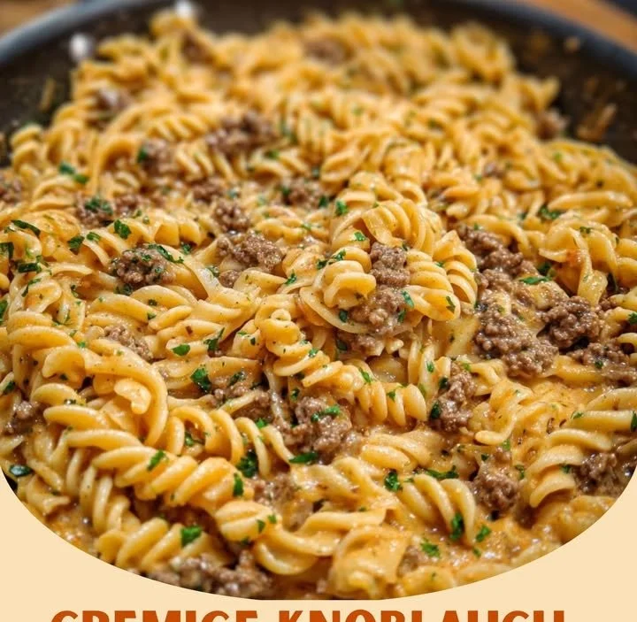 Cremige Knoblauch-Butter-Pasta mit Hackfleisch aus einem Topf