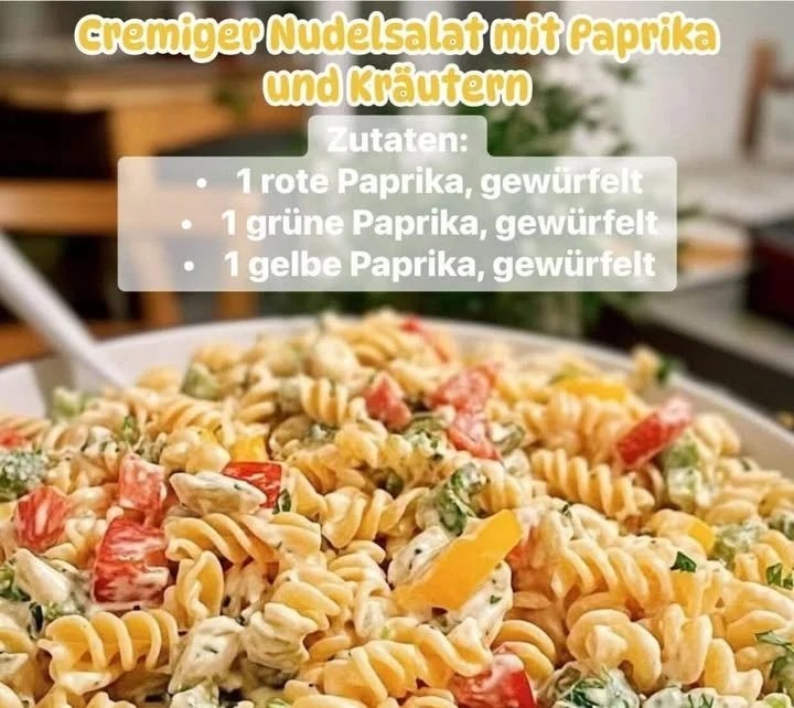 Cremiger Nudelsalat mit Paprika und frischen Kräutern für eine leckere Beilage