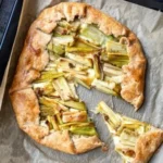 Galette mit Lauch und Brie Käse, eine leckere französische Speise