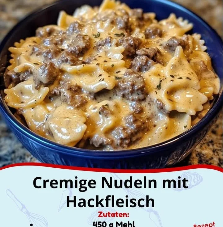Schüssel mit Hackfleisch und Schleifennudeln, ein köstliches Gericht.
