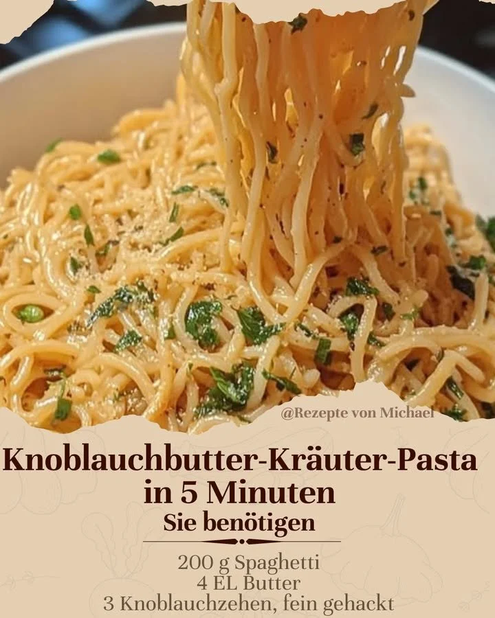 Knoblauchbutter-Kräuter-Pasta in einer Schüssel, schnell zubereitet