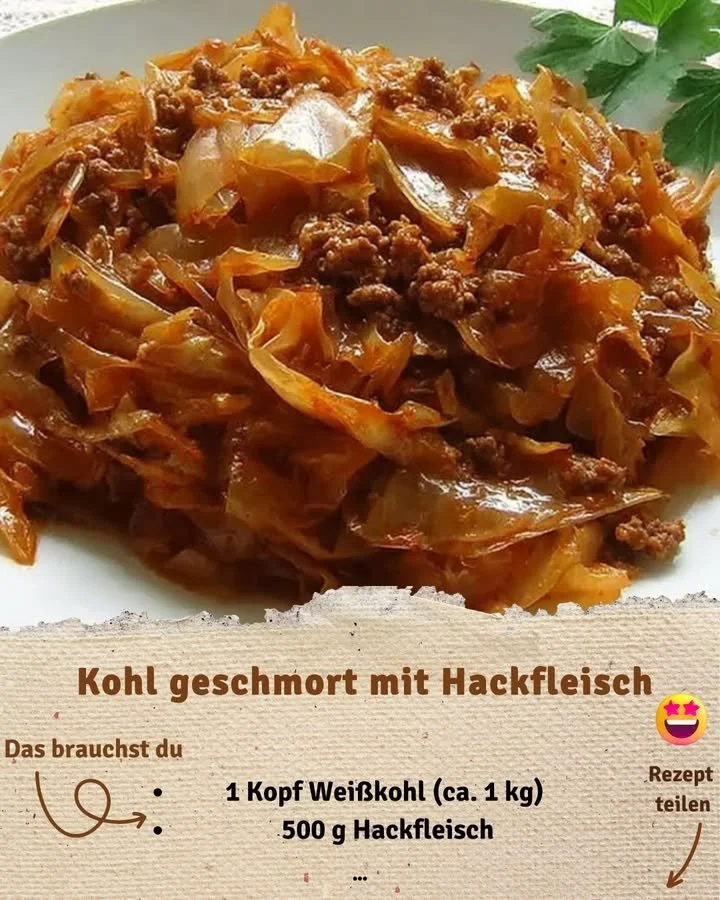 Kohl geschmort mit Hackfleisch in einer Pfanne zubereitet