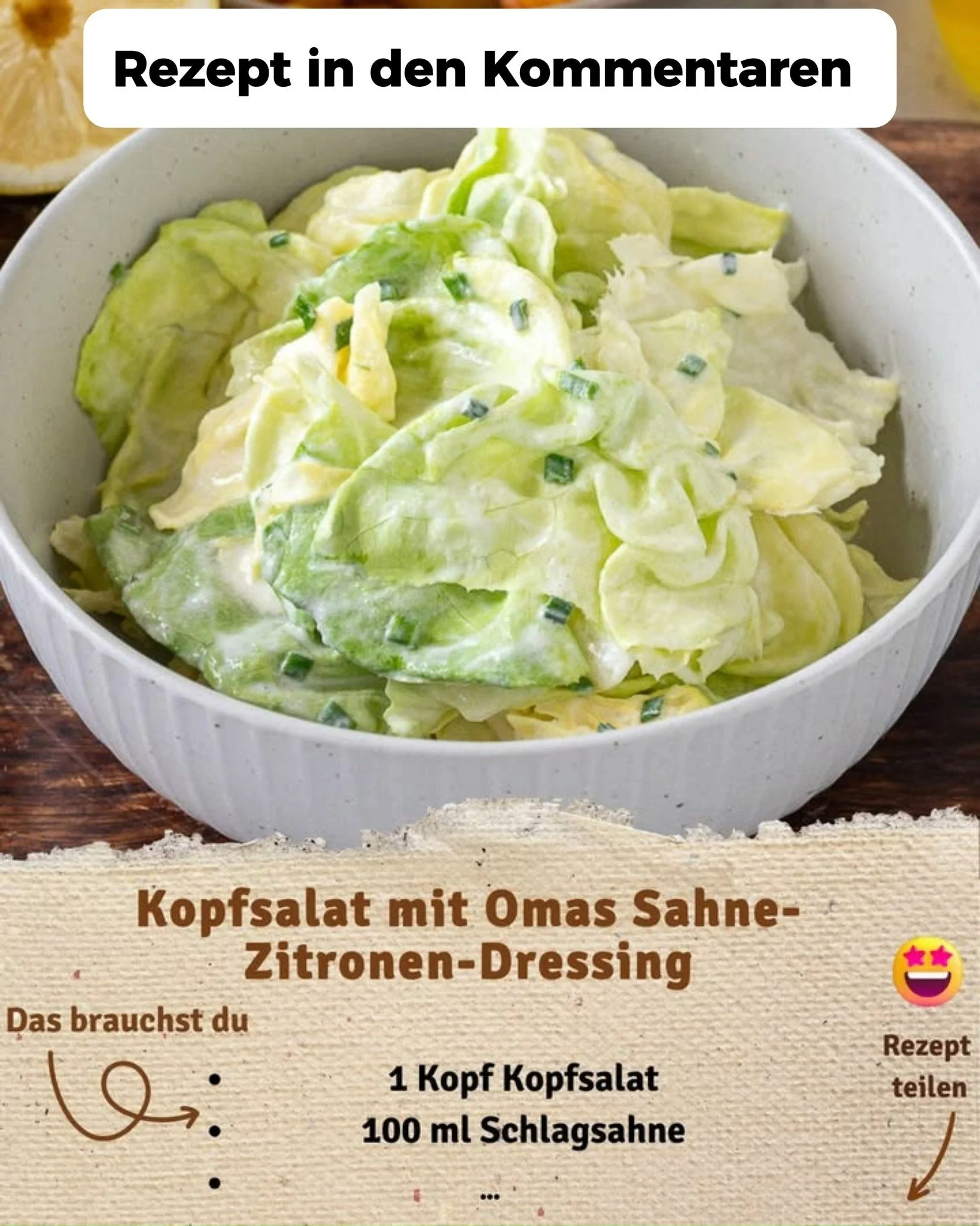 Kopfsalat mit Sahne-Zitronen-Dressing auf einem Teller