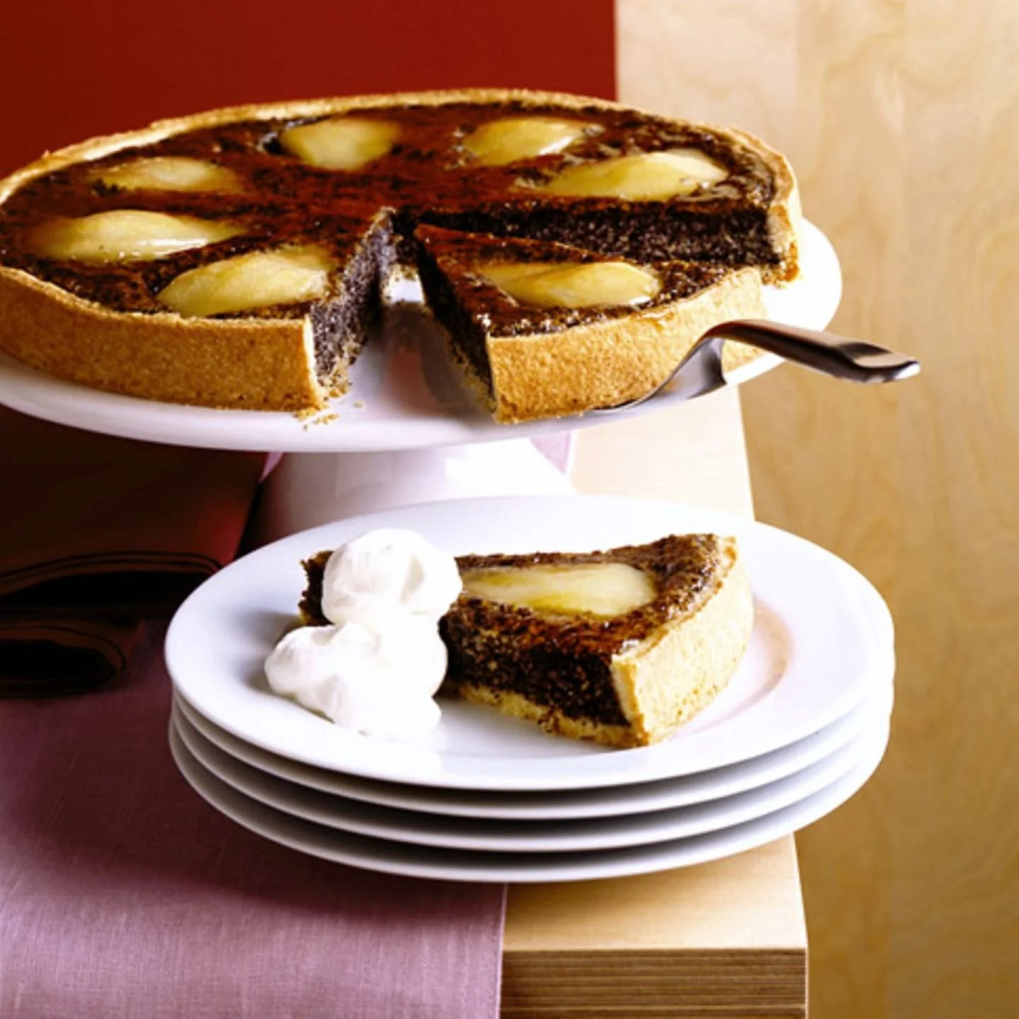 Mohnkuchen mit Birnen, frischer Kuchen mit Mohn und saftigen Birnen