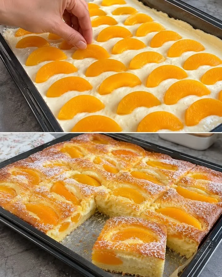 Saftiger Pfirsichkuchen vom Blech mit frischen Pfirsichen
