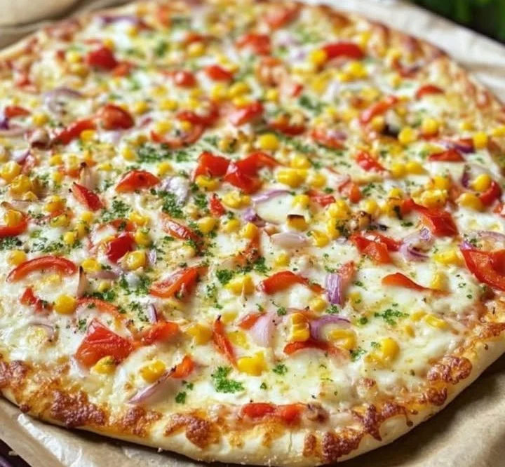 Proteinreiche Gemüsepizza ohne Mehl mit frischem Gemüse