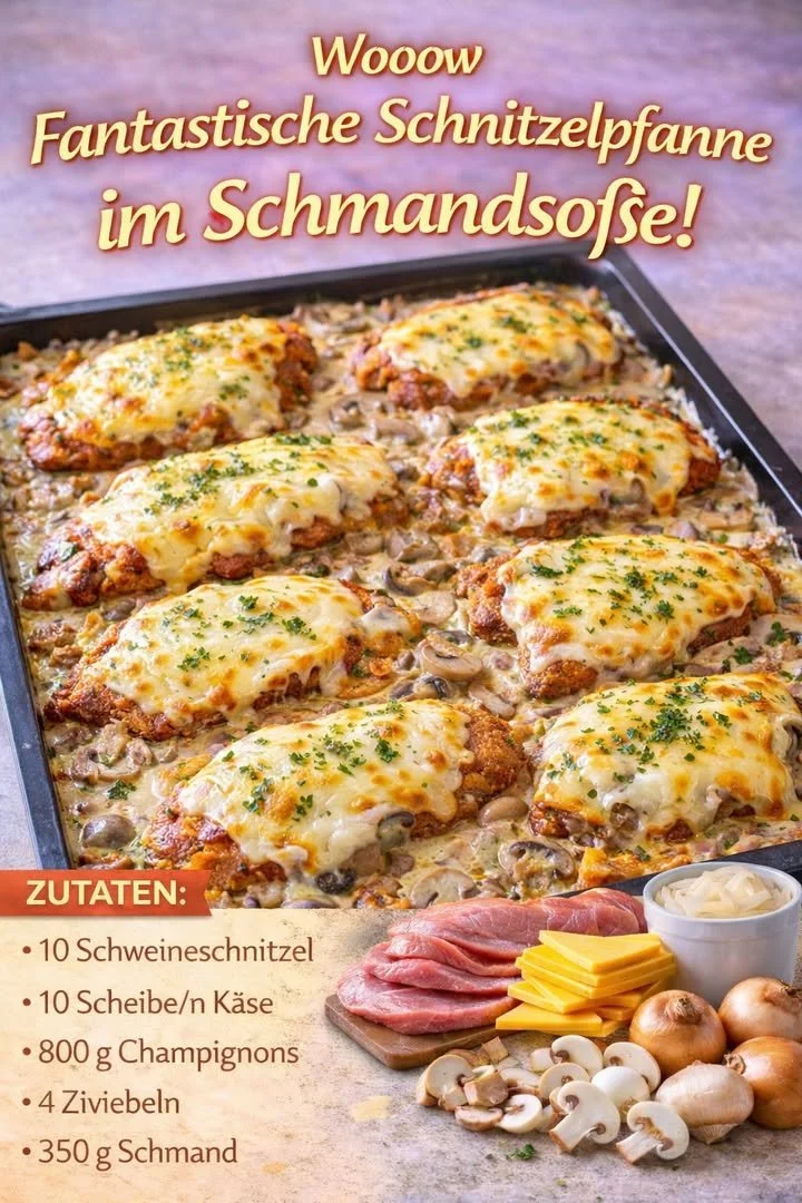 Schnitzelpfanne in cremiger Schmandsoße, serviert mit frischem Gemüse.