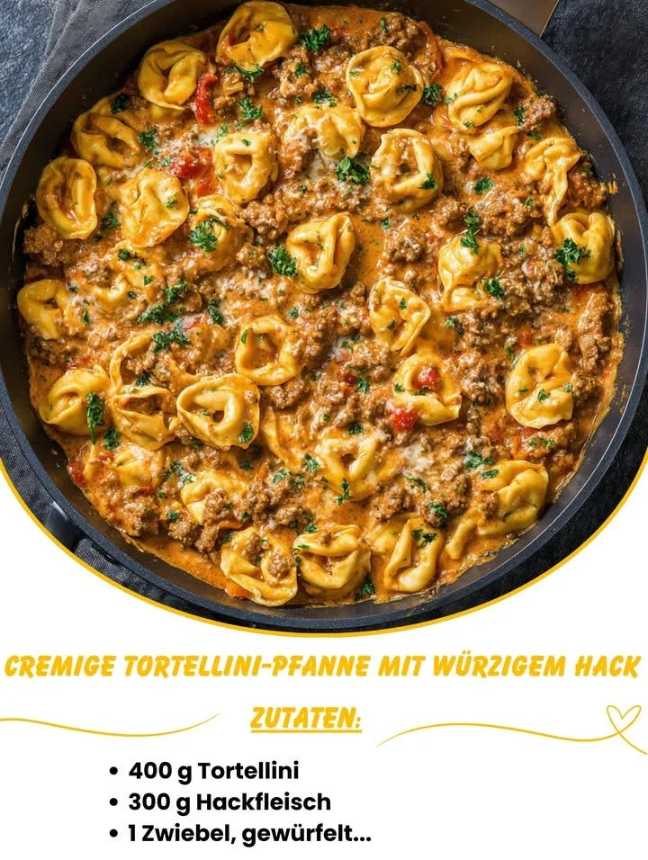Cremige Tortellini-Pfanne mit wuerzigem Hack in einer Pfanne serviert