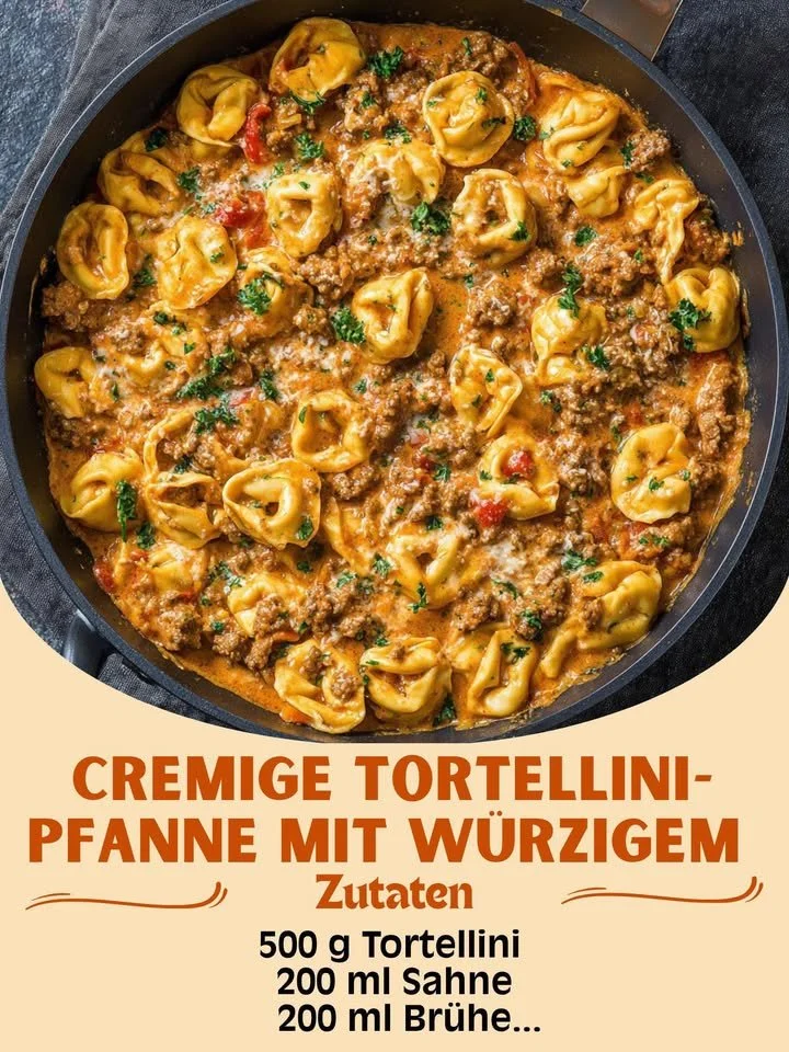 Cremige Tortellini-Pfanne mit würzigem Hack auf einem Teller serviert