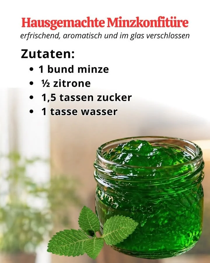Einfache 3-Zutaten-Brötchen frisch gebacken auf einem Holzbrett