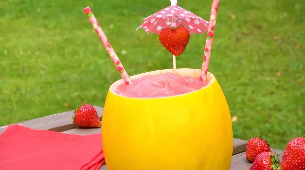 Glas mit Frosecco, dem spritzigen Sommerdrink für besondere Anlässe.