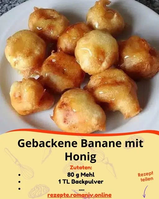 Leckere gebackene Bananen frisch aus dem Ofen, serviert mit caramelisiertem Zucker.