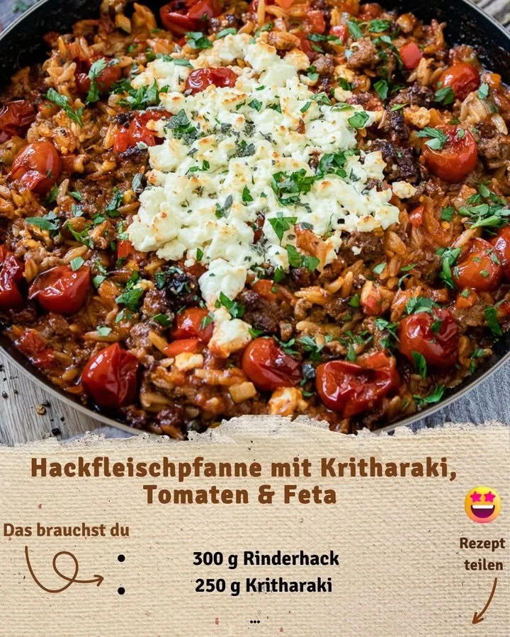 Griechische Hackfleischpfanne mit Kritharaki auf einem Teller serviert