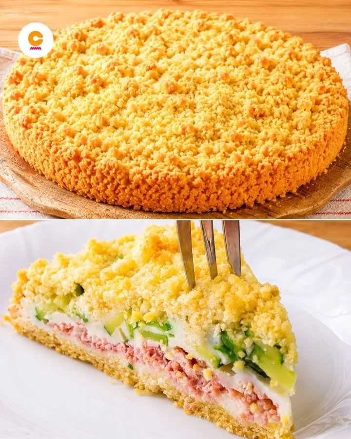 Herzhafter Schusterkuchen mit frischen Zutaten auf einem Teller serviert.