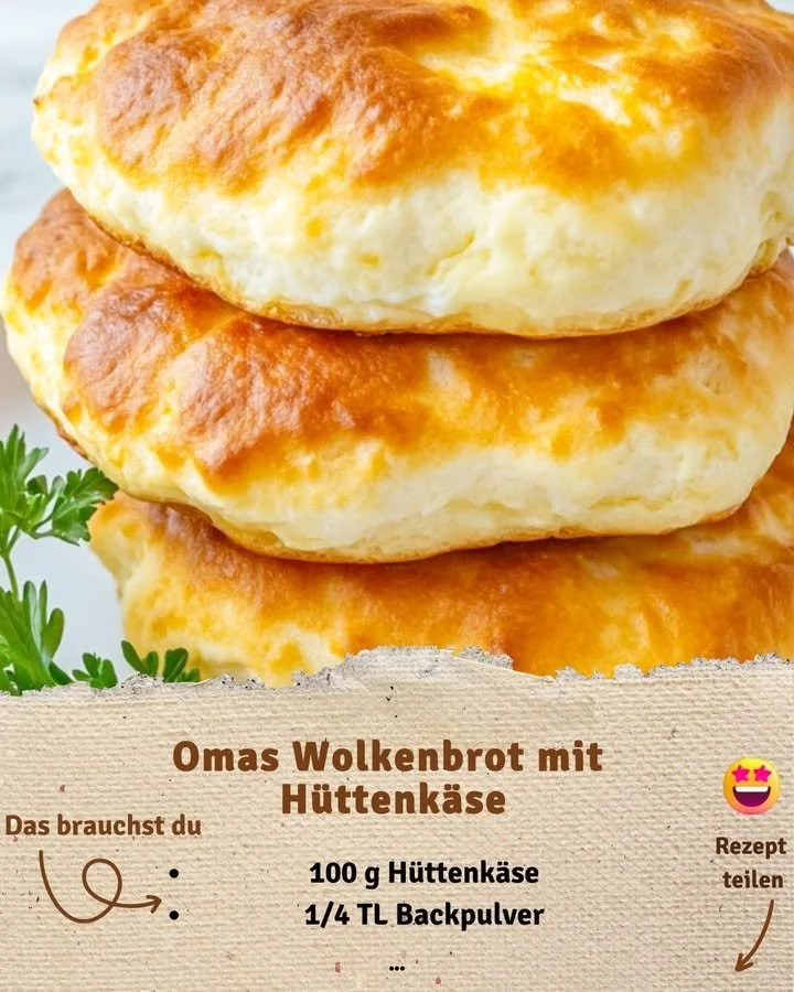 Omas Wolkenbrot mit Hüttenkäse auf einem rustikalen Tisch serviert