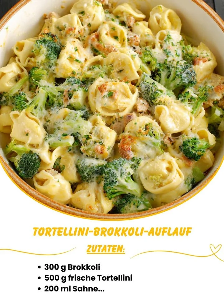 Tortellini-Brokkoli-Auflauf auf einem Teller serviert