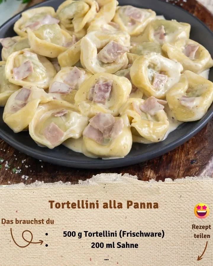 Tortellini mit Sahne serviert auf einem Teller