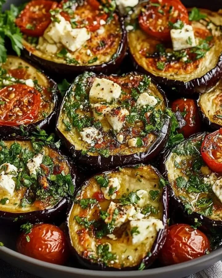 Auberginen mit Feta und Tomaten frisch aus dem Ofen