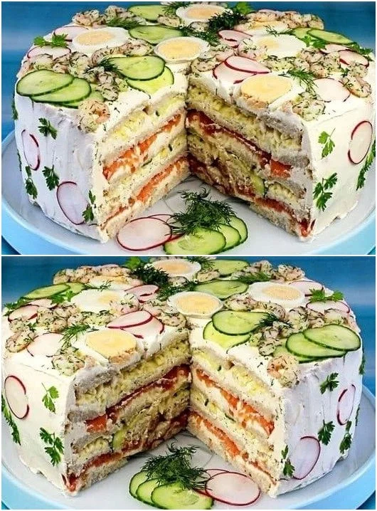 Festliche Sandwichtorte mit Lachs und Frischkäse für besondere Anlässe