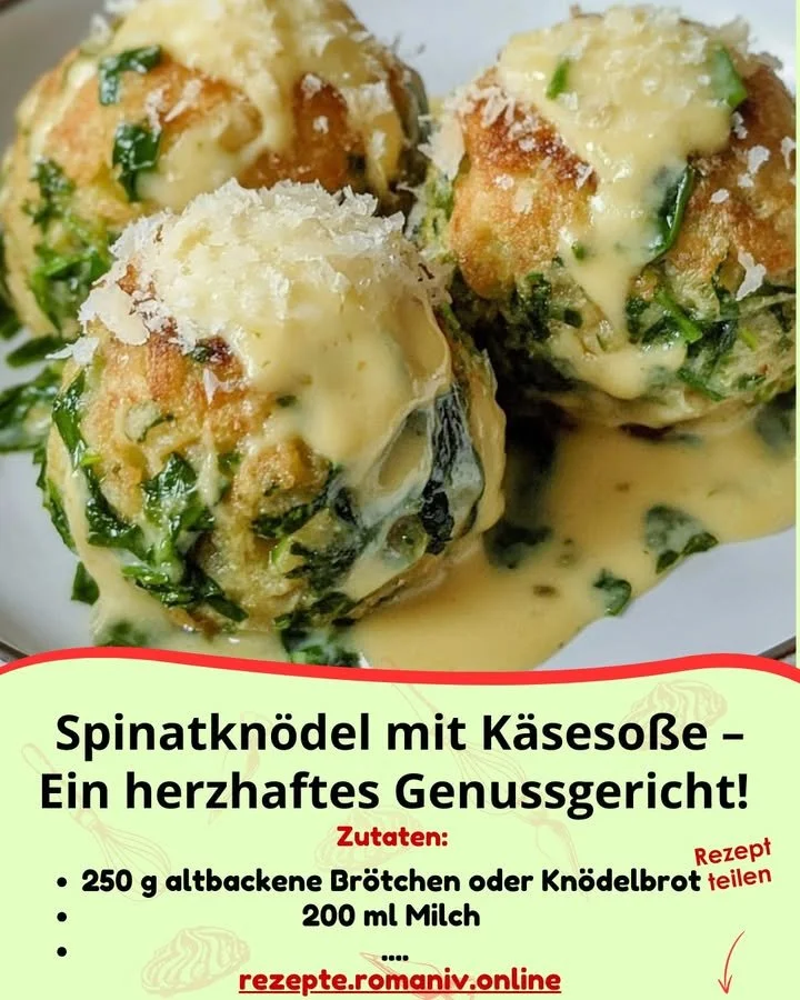 Leckere Spinatknödel serviert mit cremiger Käsesoße auf einem Teller.
