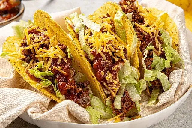 Leckere Hackfleisch-Tacos zubereitet nach Chefkoch-Video Rezept.