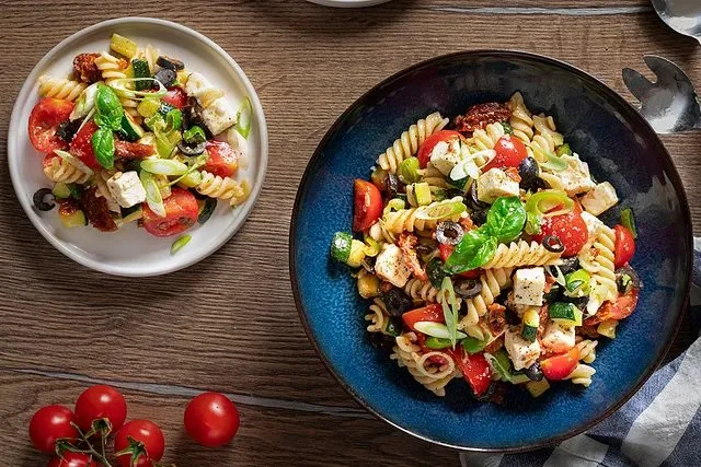 Sommerlicher Nudelsalat von Machal mit frischen Zutaten